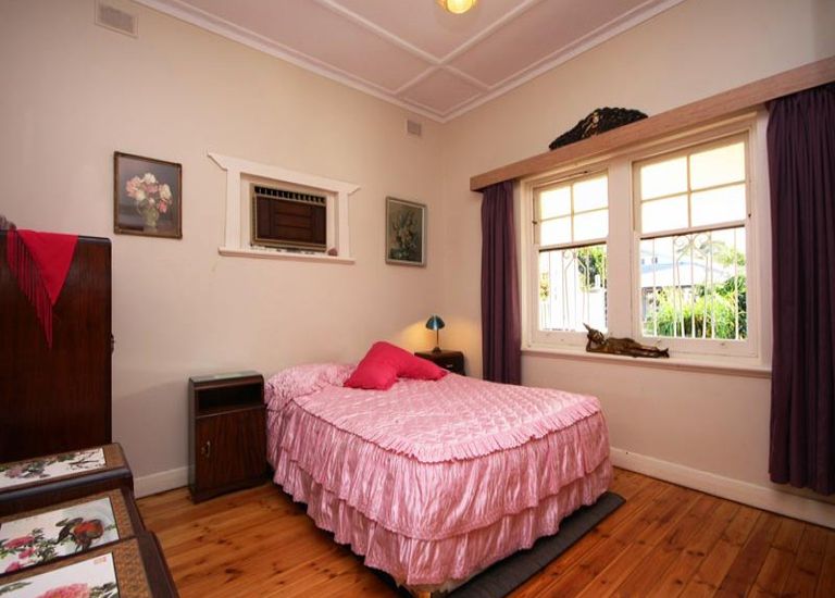 9 Crombie Street, Hove