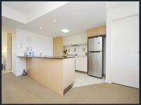 57  10 Grand Pde, Kawana Island