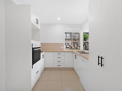 18 Strathalbyn Ct, Parkwood