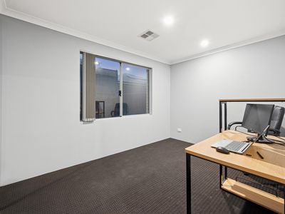 8 Claymore Place, Piara Waters