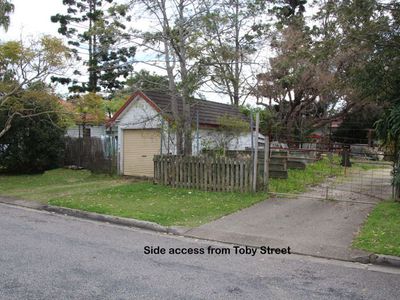 8-10 The Lakes Way, Forster