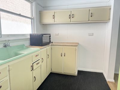 33 Kitchener Parade, Bankstown