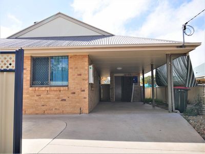 7 / 16 Queen, Kingaroy