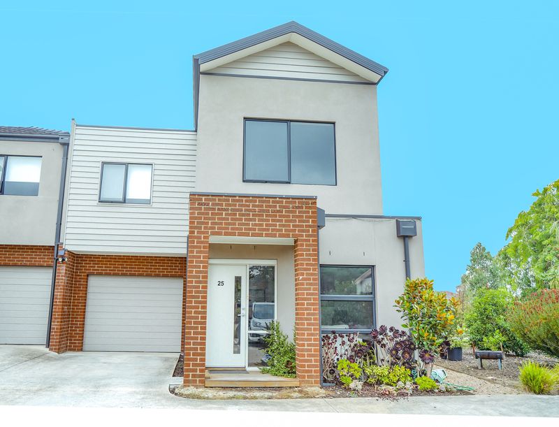 25 Meranti Close, Narre Warren VIC