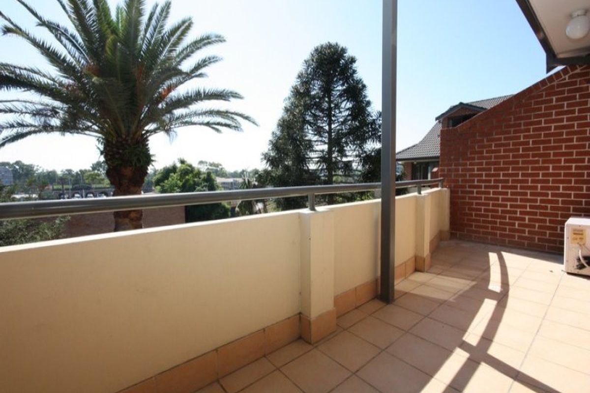 11-13 Crane Street, Homebush West