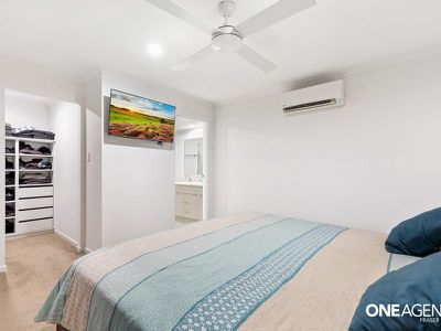 4 Paperbark Way, Urangan