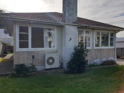 70 Broderick Road, Johnsonville