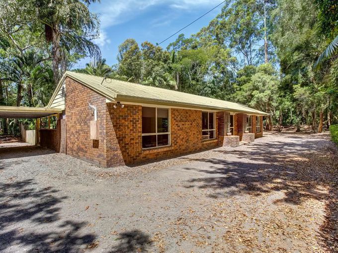 77 Ninderry Road, Bridges