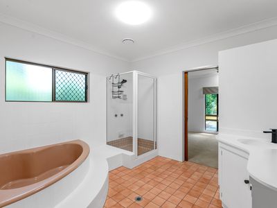 6 Falcon Street, Bayview Heights