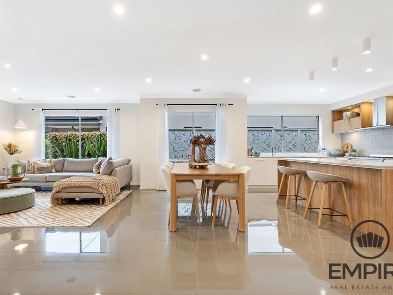 49 Centenary Boulevard, Officer South