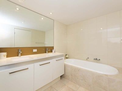 302 / 19 The Circus, Burswood