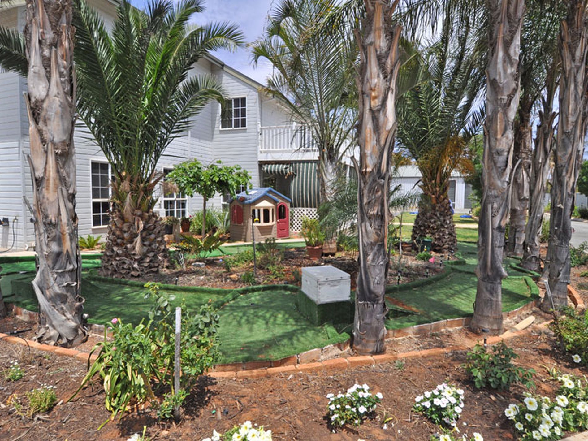 26 Great Eastern Highway, Somerville