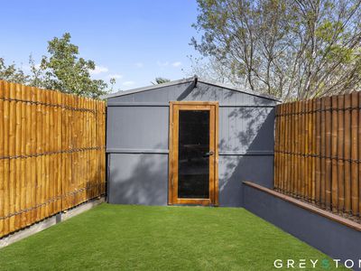 5 / 5-6 Chelsworth Place, Caroline Springs