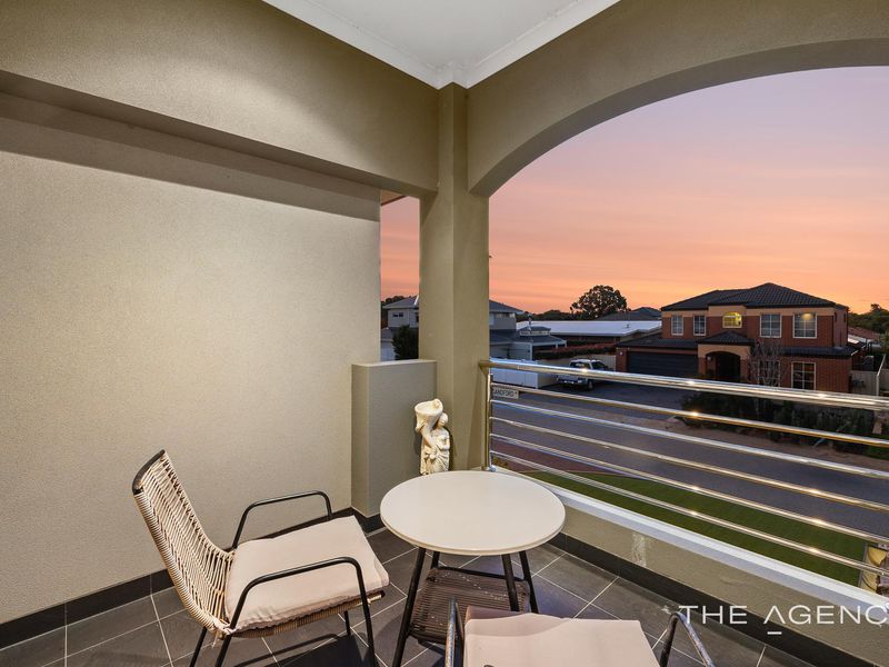 4 Sandford Avenue, Lake Coogee