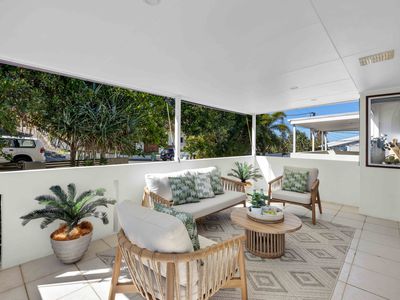 2 / 23 Sobraon Street, Sunrise Beach