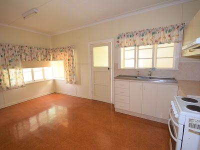 4 Wompoo Road, Longreach