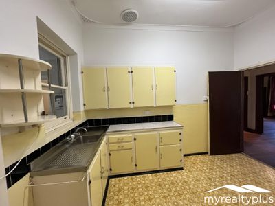 128 Robert Street, Como