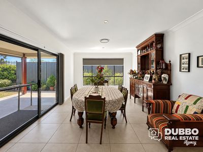 44 Fountain Circuit, Dubbo