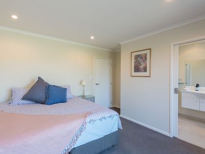 16 Saddleback Road, Todds Valley