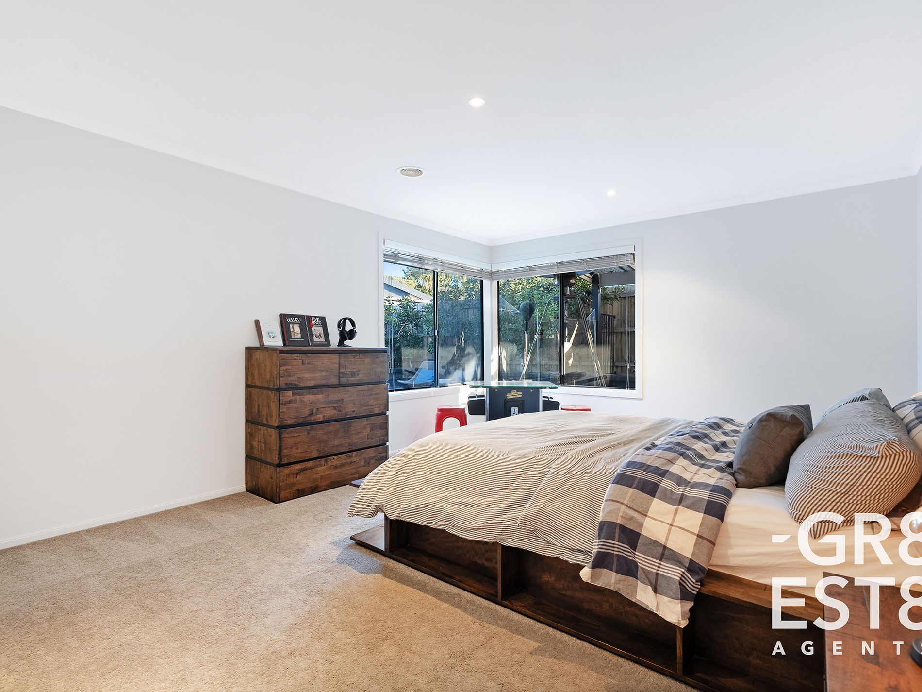 10 REDLEAF CLOSE, Hampton Park