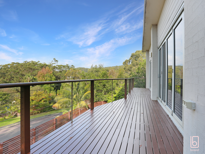 12 Nari Ave, Point Clare