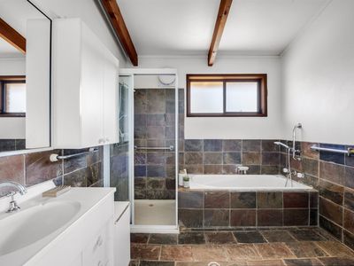 27 Torquay Drive, Lake Tabourie