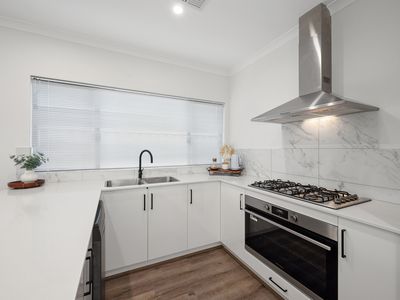 32 Lancaster Loop, Piara Waters