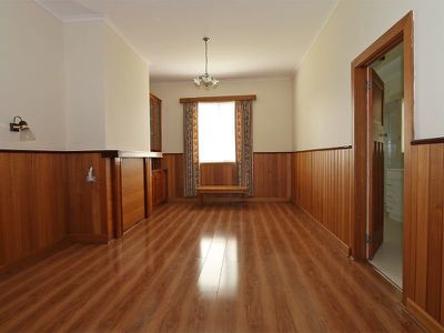 100 Crosswells Road, Pelverata