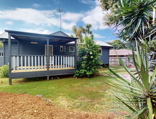 Fully Renovated Family Home image 10