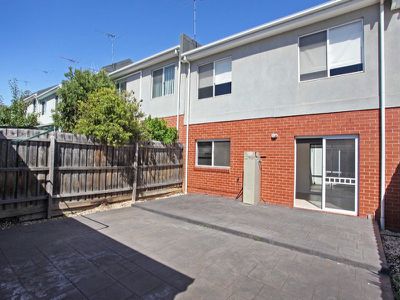 52 Central Park Avenue, Maribyrnong