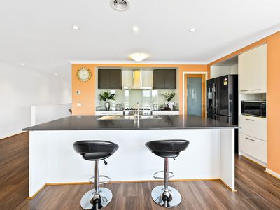 2 Quintino Walk, Clyde North