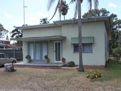 9 Parkes Street, Tuncurry