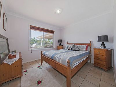 4 Poinciana Street, Wynnum West