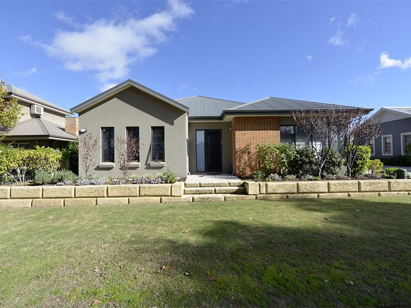 27 Harman Place, Aveley