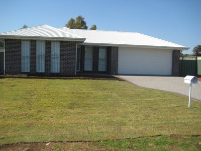 18 Dunheved Circle, Dubbo