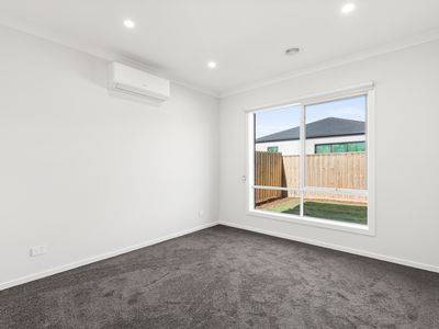 42 Skipper Avenue, Lara