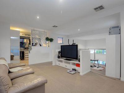 #98 Southaven Drive, Helensvale