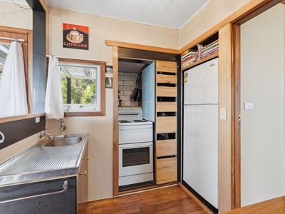 5166 Channel Highway, Gordon