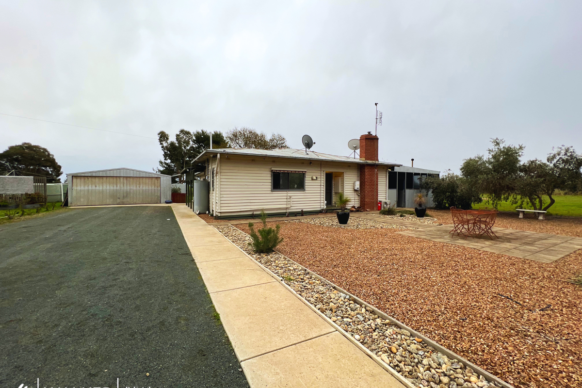 1503 Corop-Wanalta Road, Corop