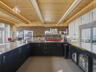 2-4 Bass Highway, Parklands