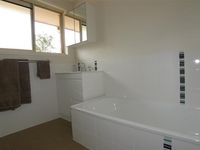 U25  104 Ewing Rd, Woodridge