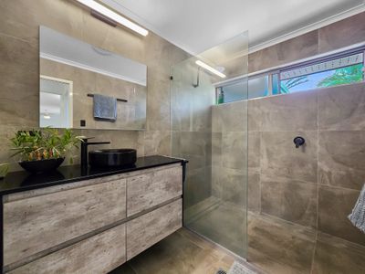 37 Holm Street, Atherton