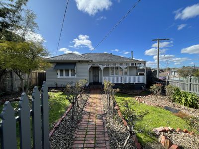 2 Nerissa Grove, Oak Park