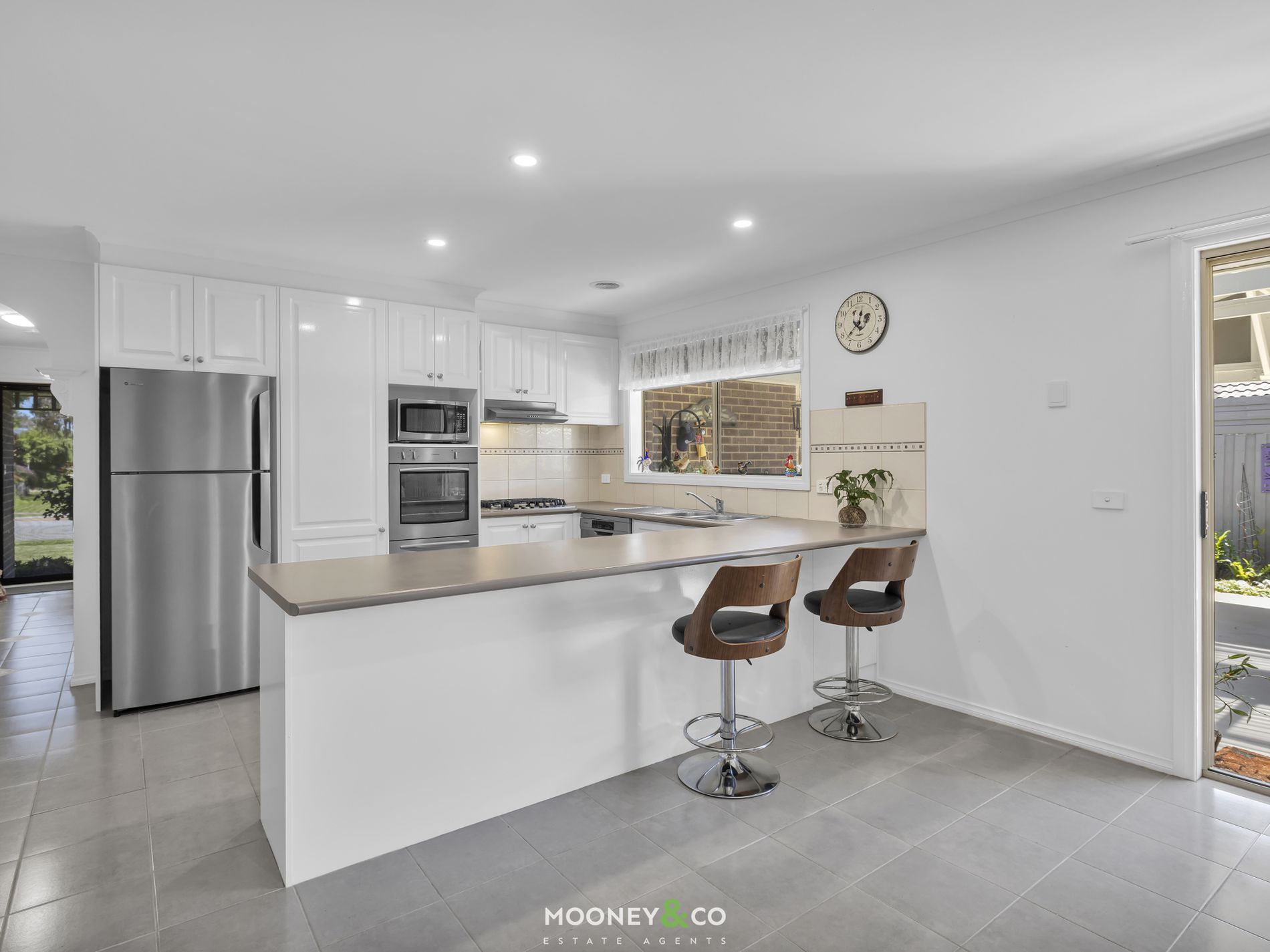 8 Blainroe Crescent, Cranbourne