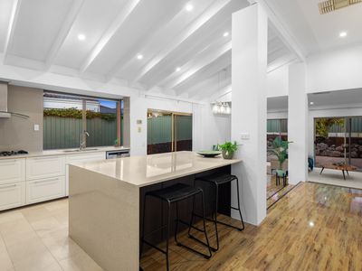 20 Ten Seldam Circle, Winthrop