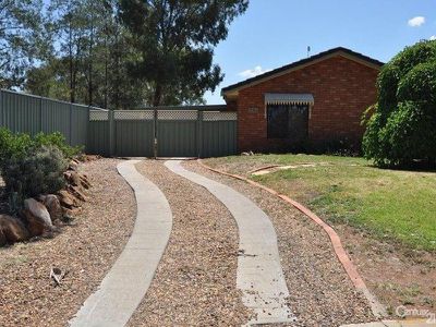 11 Light Place, Dubbo