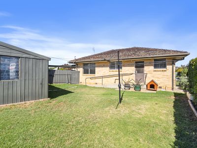 10 White Street, Finley