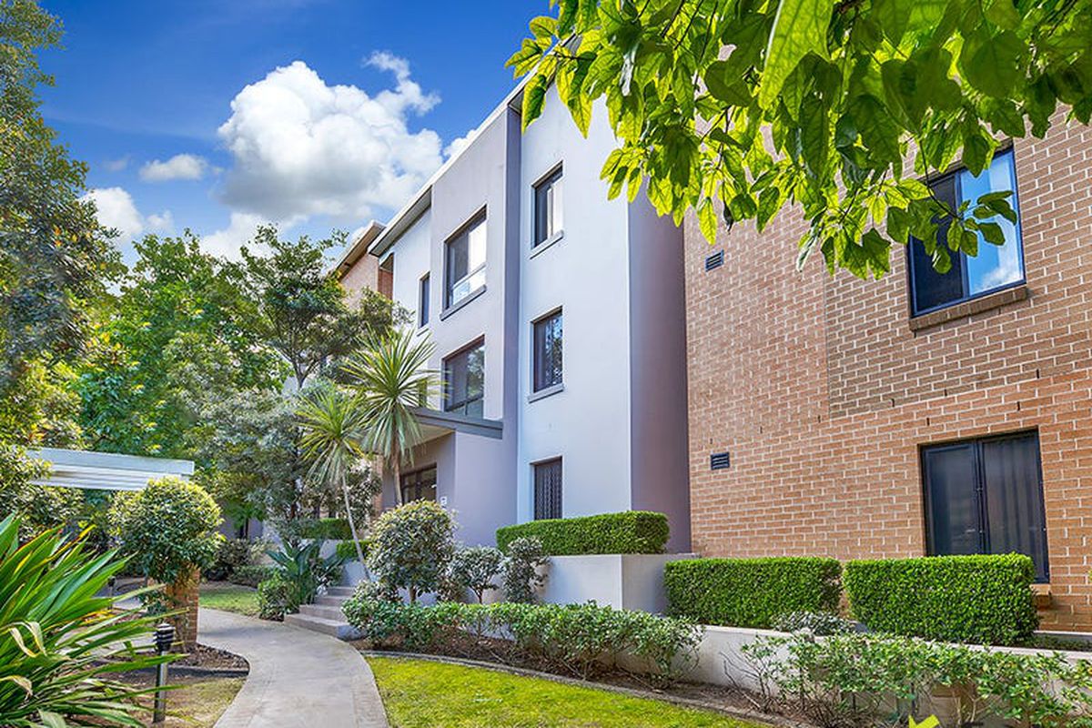 47 Henley Road, Homebush West