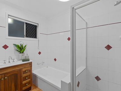 8 William St, Rochedale South
