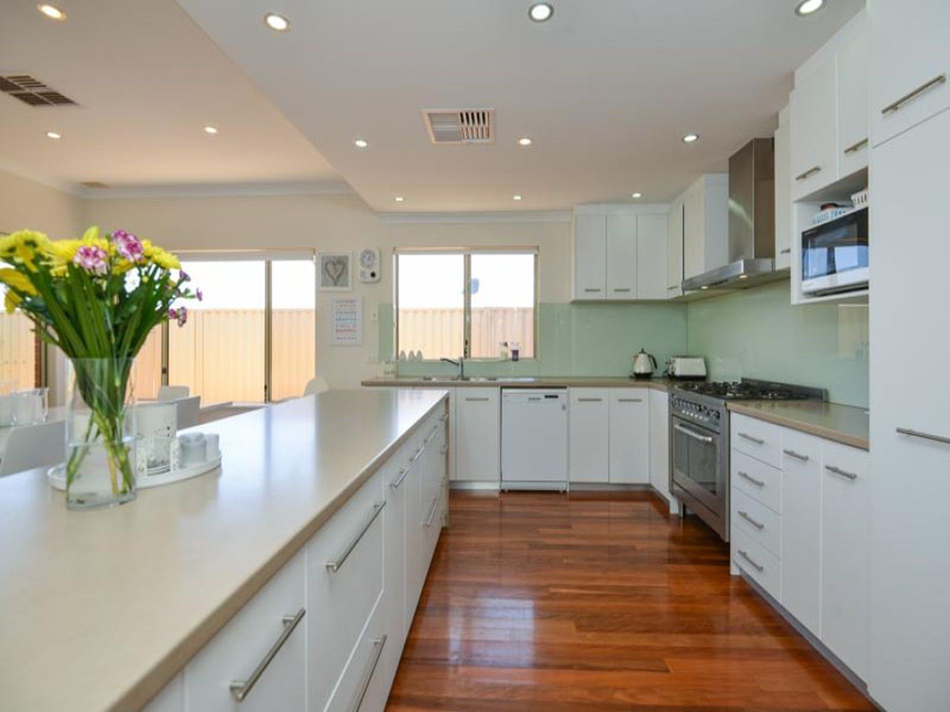 17 Riseberry Way, Somerville